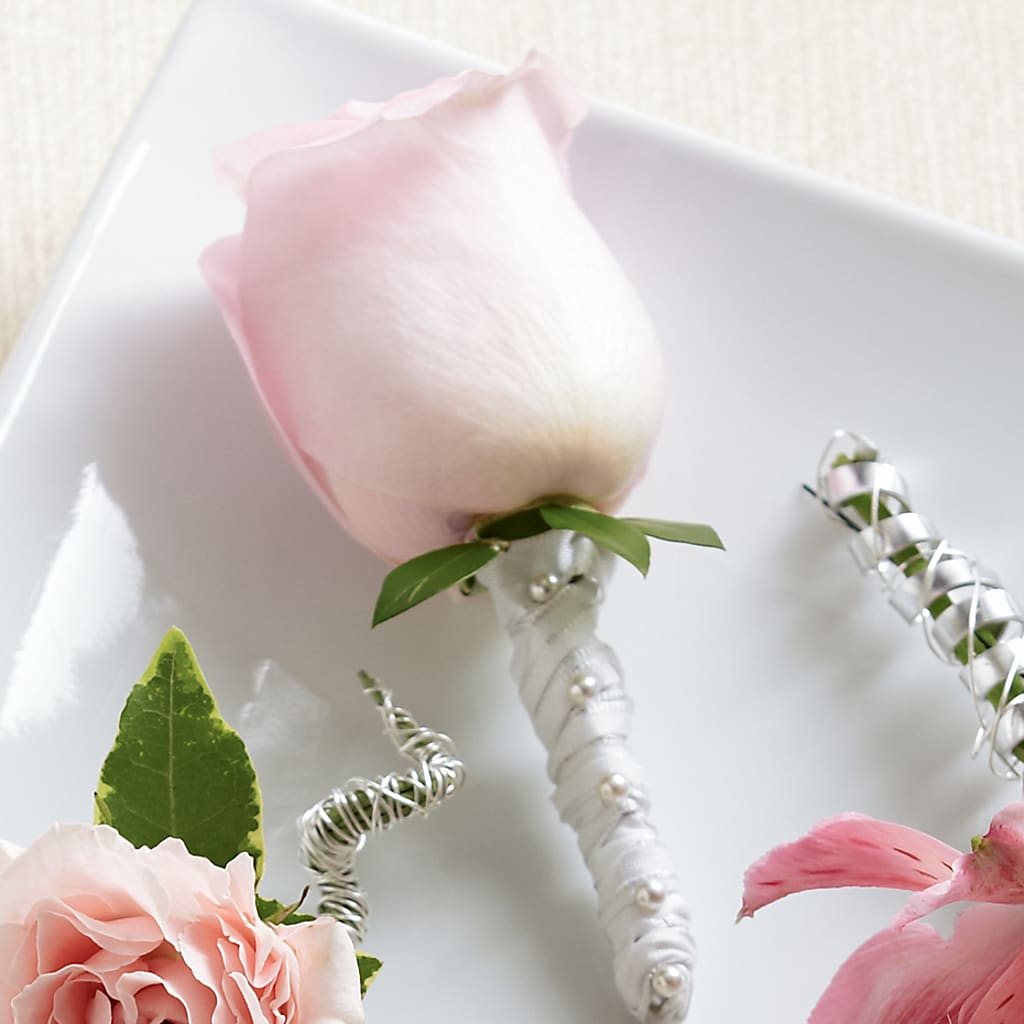 Pink Rose Boutonniere – Vanessa Florist Corp, Brooklyn NY