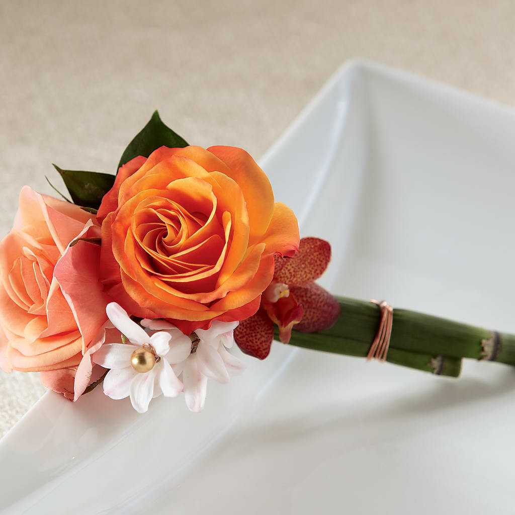 Sunset Dream Boutonniere – Vanessa Florist Corp, Brooklyn NY