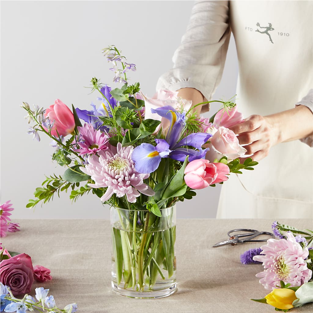 Pastel Tradition - A Florist Original –  Vanessa Florist Corp, Brooklyn NY