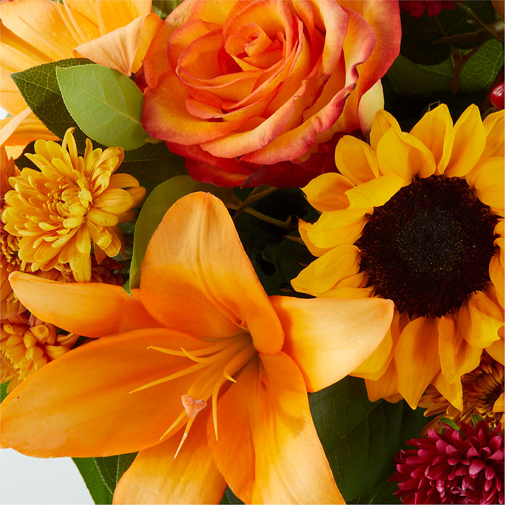 Grateful Centerpiece –  Vanessa Florist Corp, Brooklyn NY